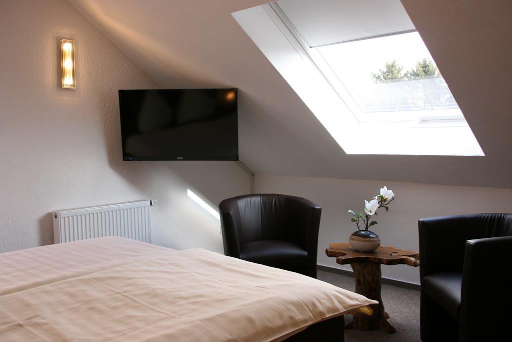 Hotel Zur Wasserburg Kerpen  Rom bilde