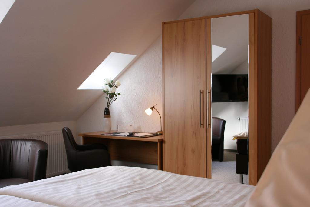 Hotel Zur Wasserburg Kerpen  Rom bilde