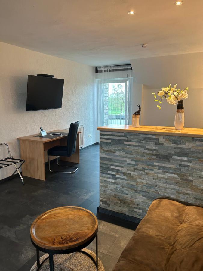 Hotel Zur Wasserburg Kerpen  Eksteriør bilde