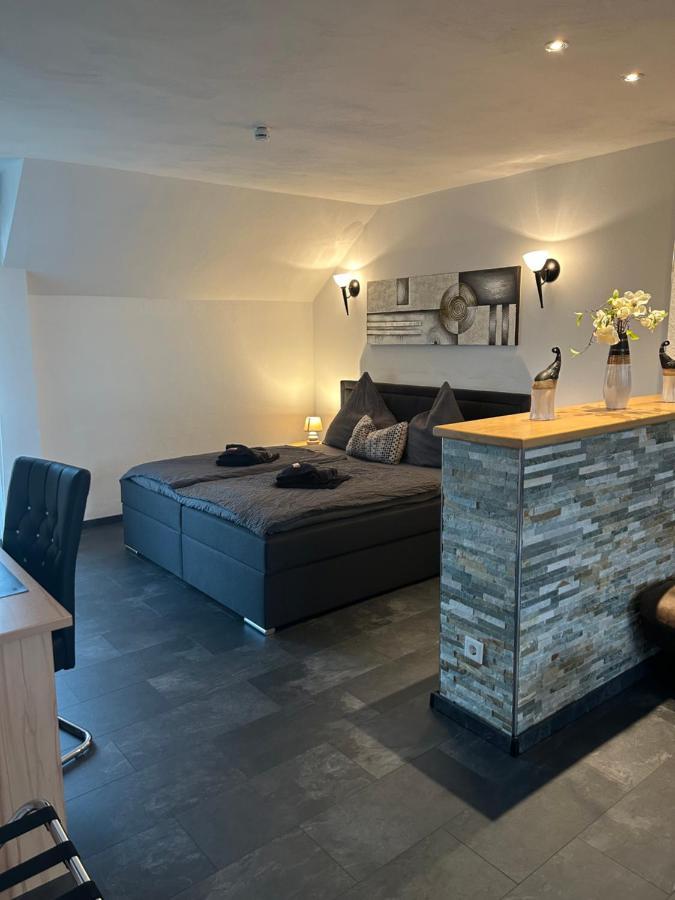 Hotel Zur Wasserburg Kerpen  Eksteriør bilde